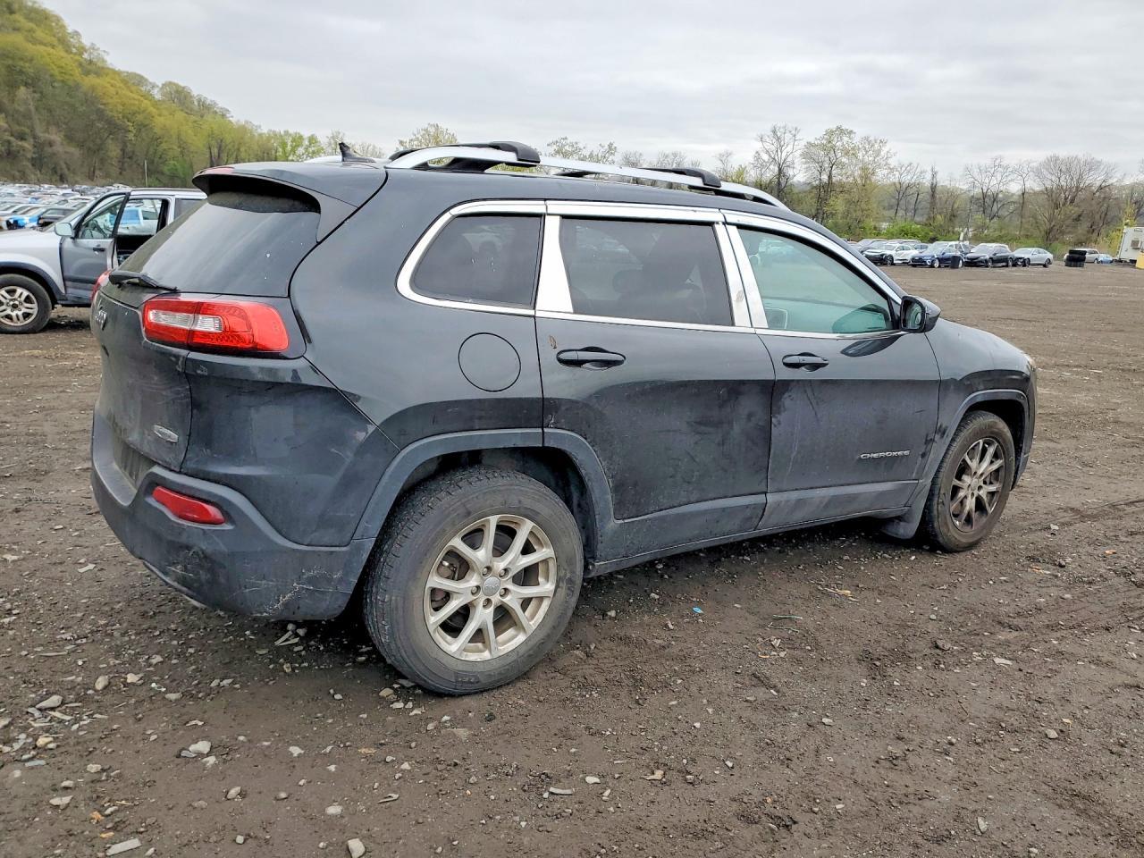 2015 Jeep Cherokee Latitude - Image 3
