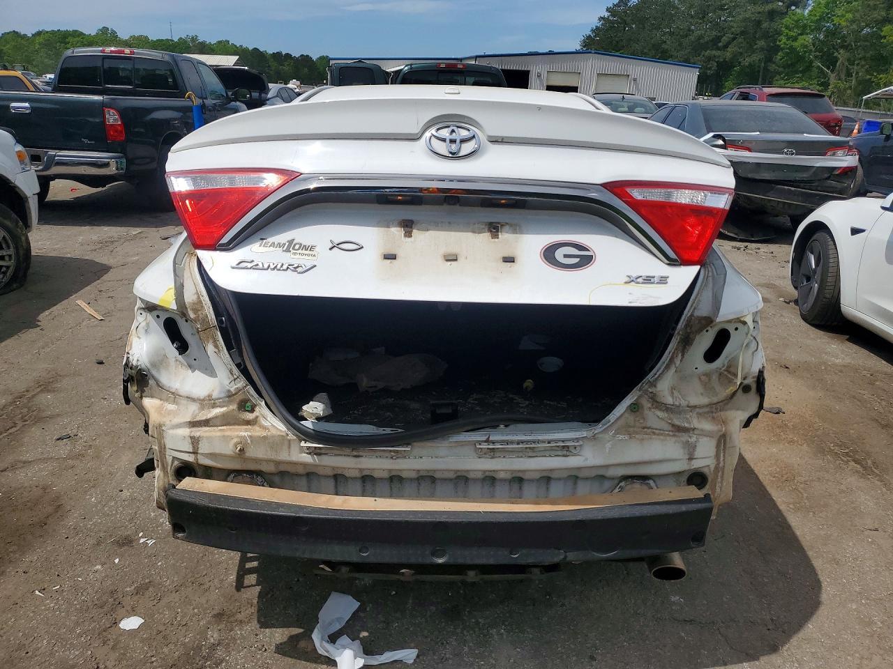 2016 Toyota Camry Xse - Image 6