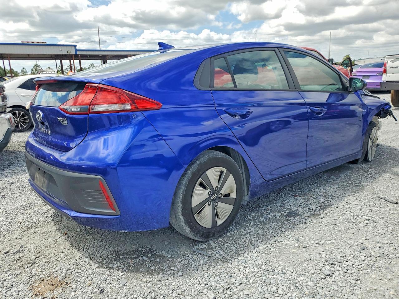2020 Hyundai Ioniq Hybrid Blue - Image 3