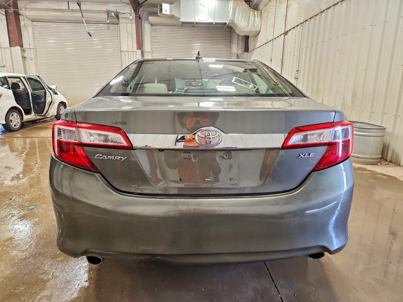2012 Toyota Camry Xle V6 - Фото 6