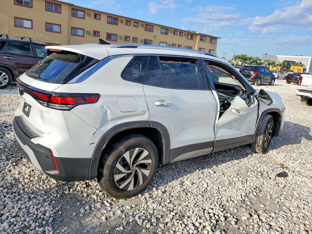 2025 Volkswagen Tiguan S - Фото 3