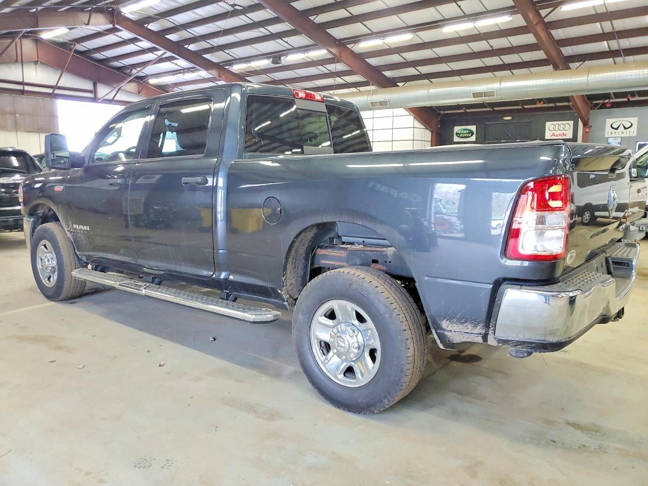 2020 Ram 2500 Tradesman - Фото 2