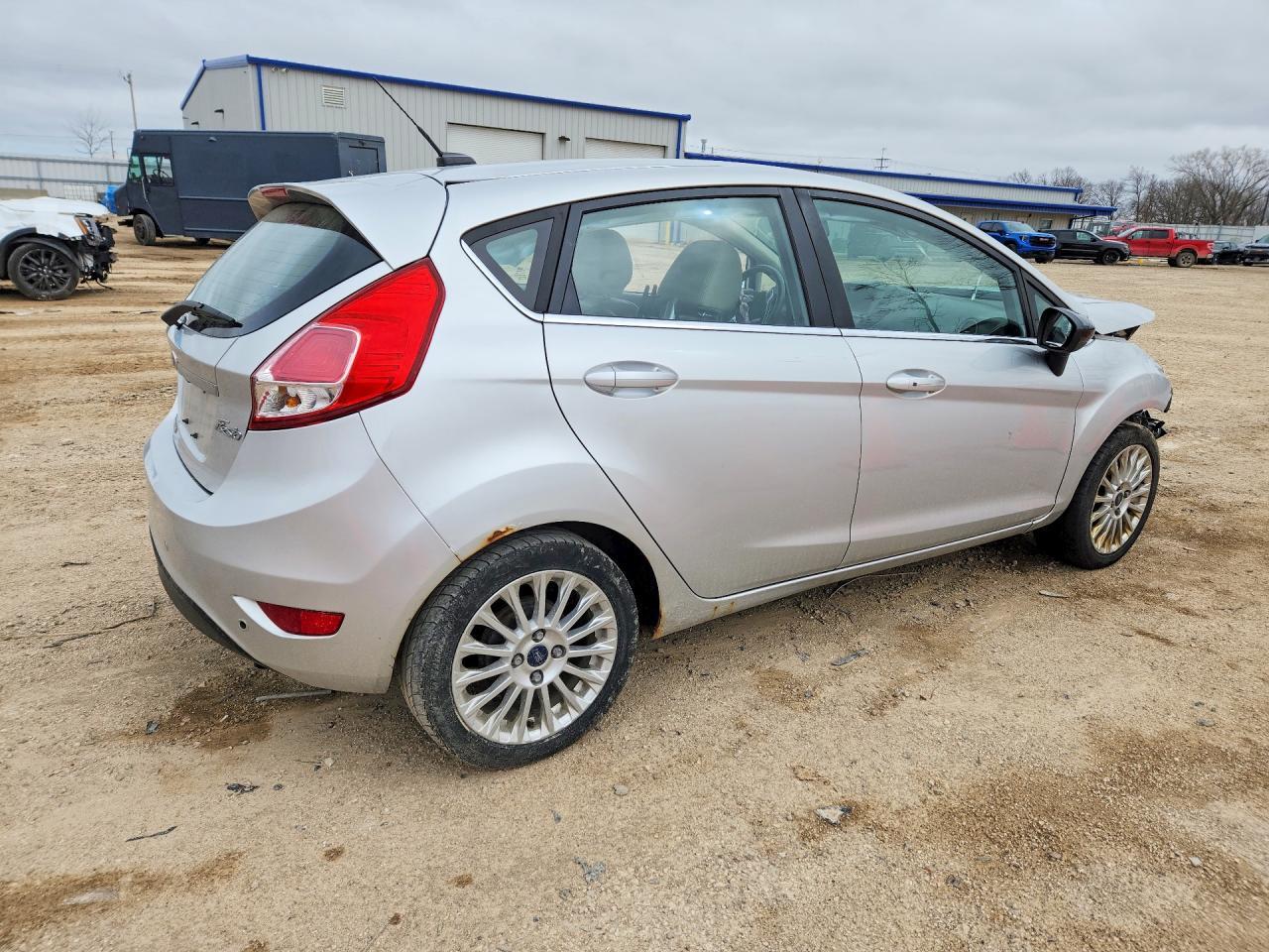 2014 Ford Fiesta Titanium - Фото 3