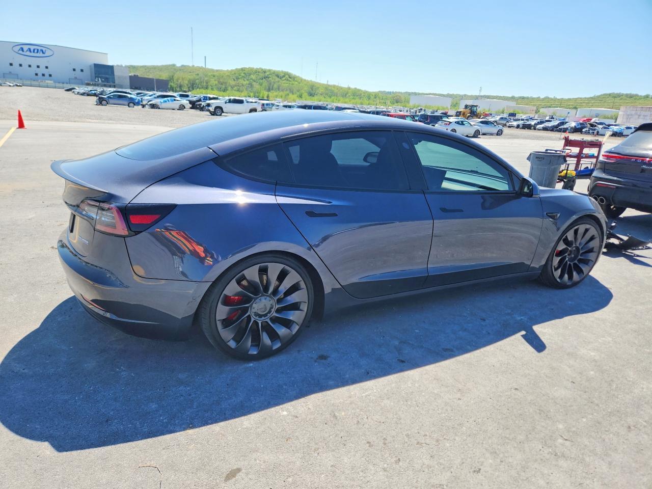2021 Tesla Model 3 - Фото 3