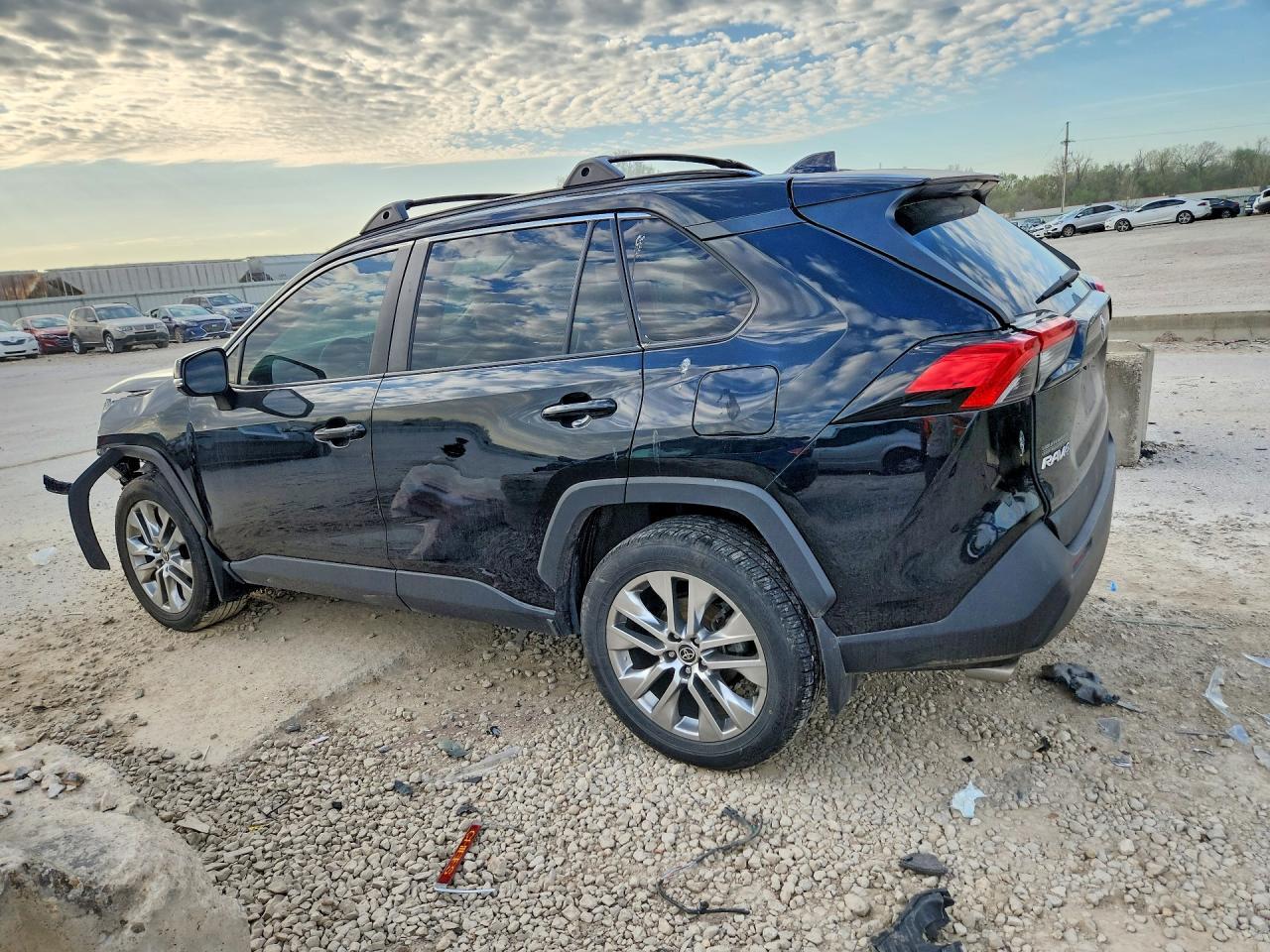 2021 Toyota Rav4 - Image 2