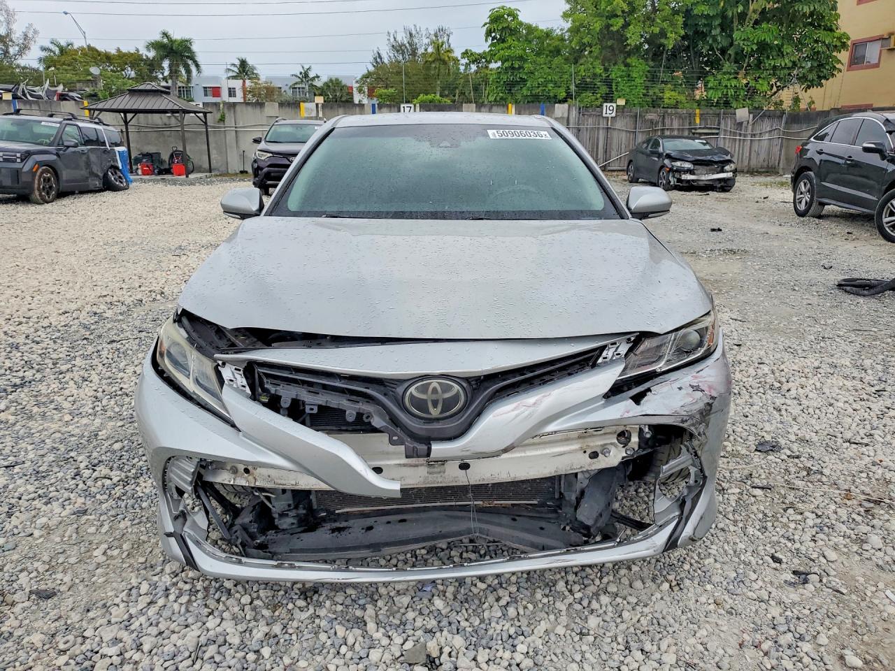 2018 Toyota Camry Le - Фото 5