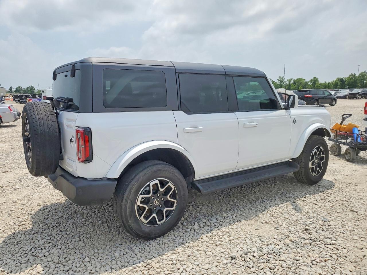 2025 Ford Bronco Outer Banks - Фото 3