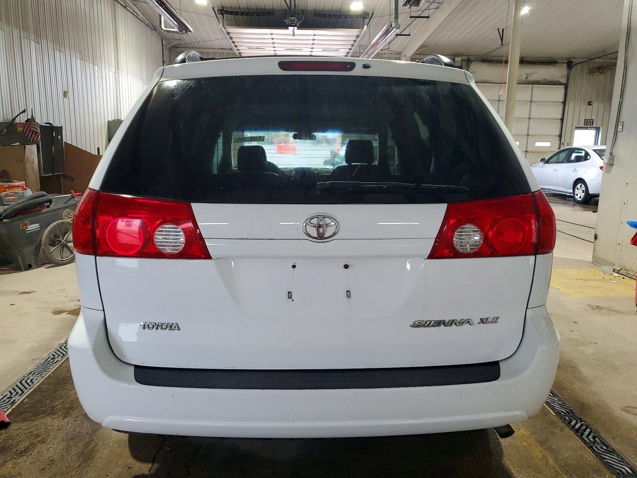 2006 Toyota Sienna Xle 7 Passenger - Фото 6