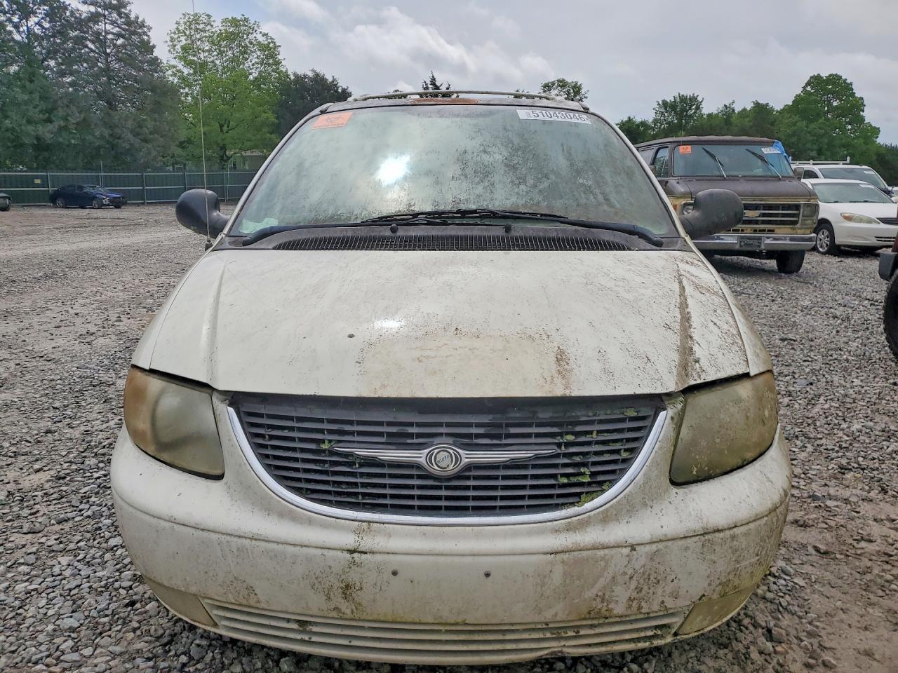2003 Chrysler Town & Country Limited - Image 5