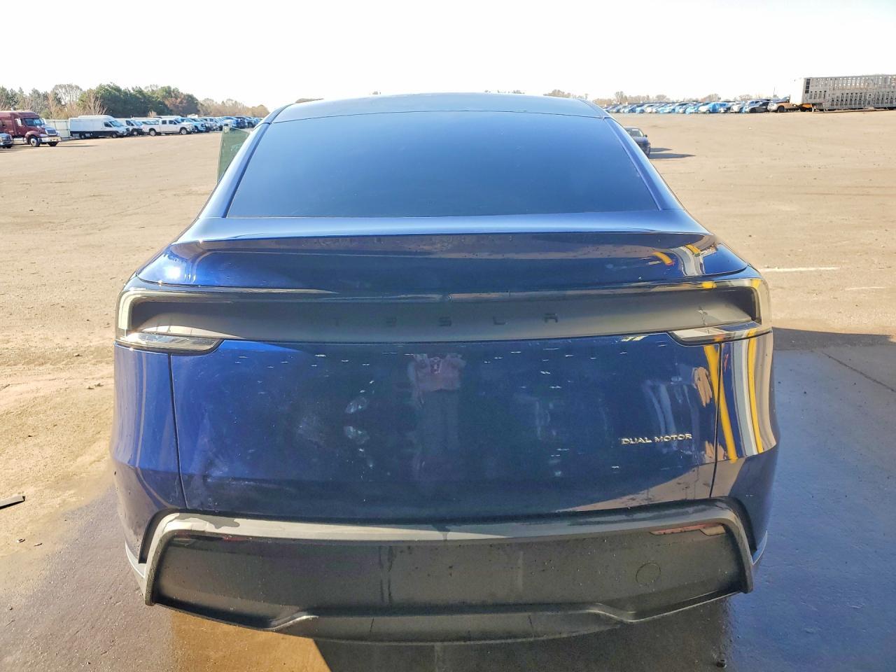 2026 Tesla Model Y - Фото 6