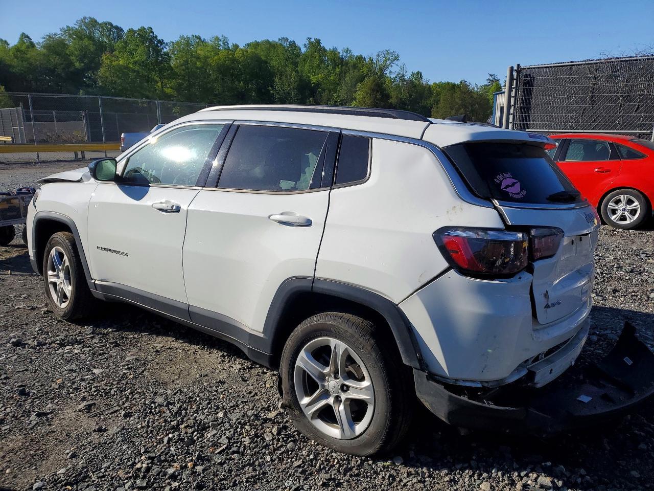 2023 Jeep Compass Latitude - Image 2