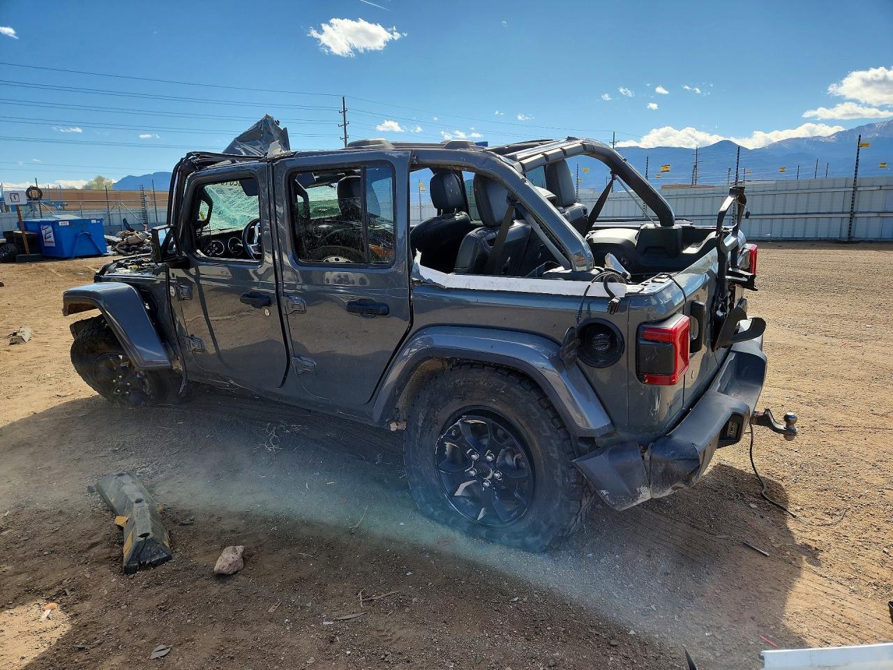 2019 Jeep Wrangler Unlimited Sahara - Фото 2