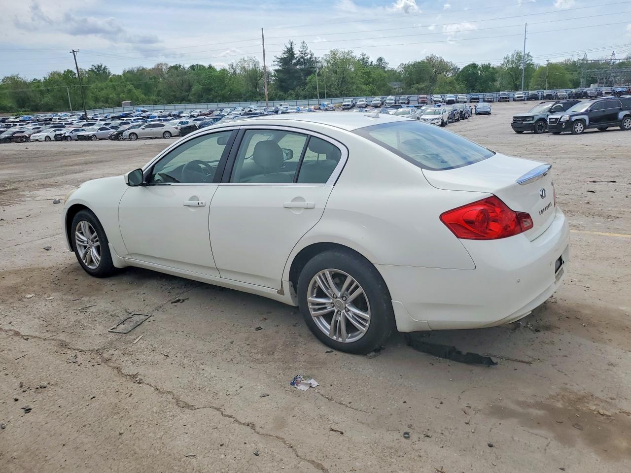 2011 Infiniti G37 Sedan X - Фото 2