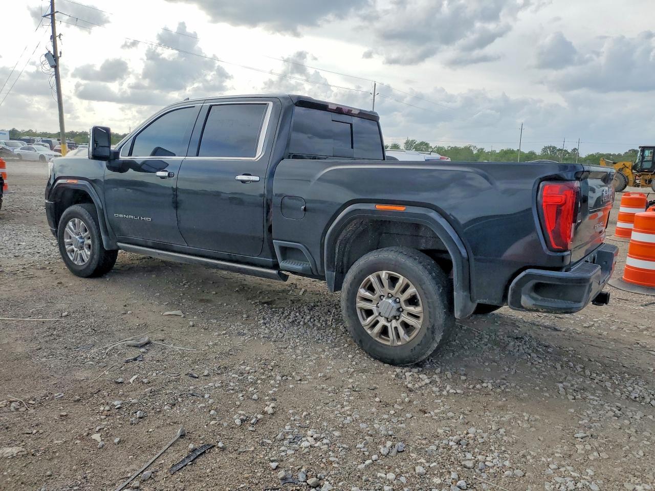 2022 GMC Sierra K2500 Denali - Image 2
