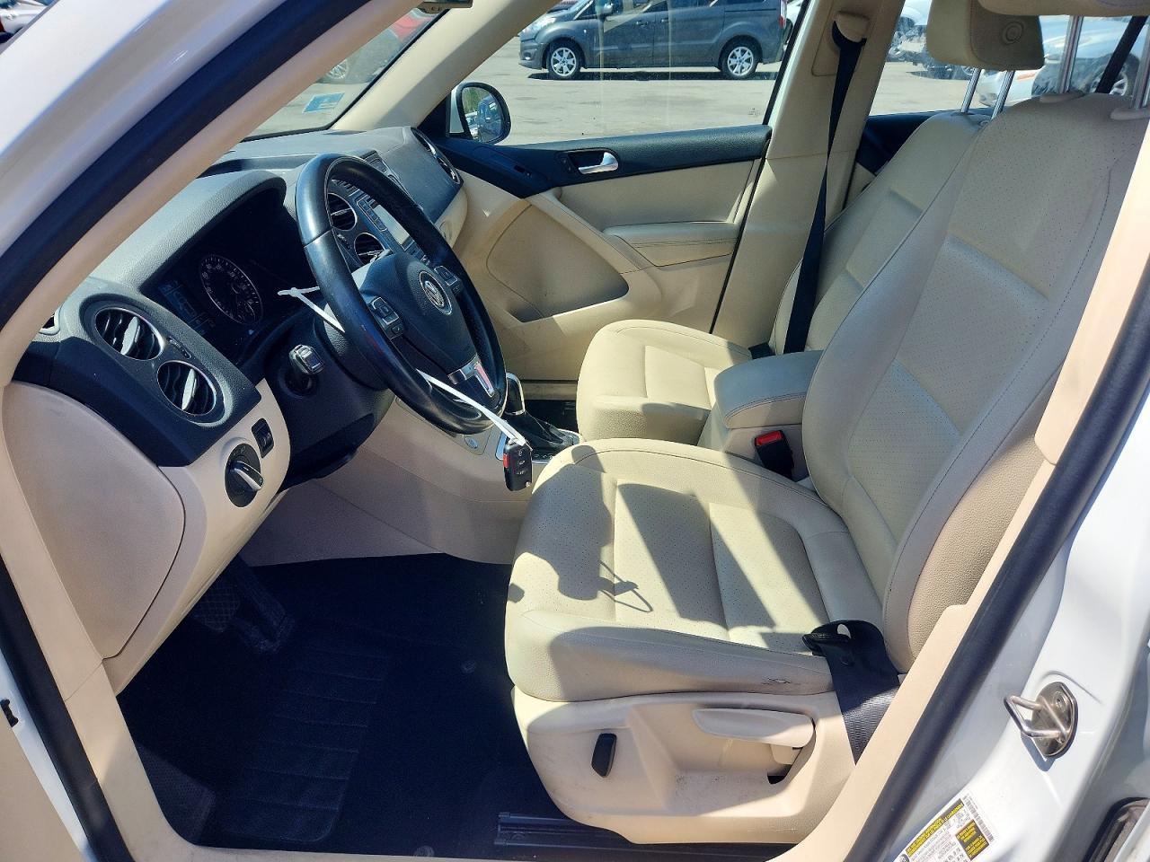 2016 Volkswagen Tiguan S - Фото 7