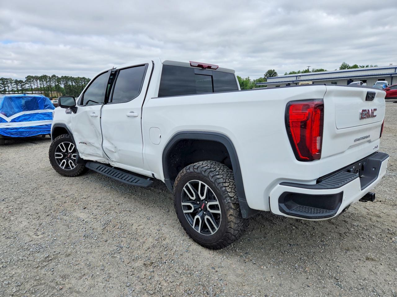2025 GMC Sierra K1500 At4 - Image 2