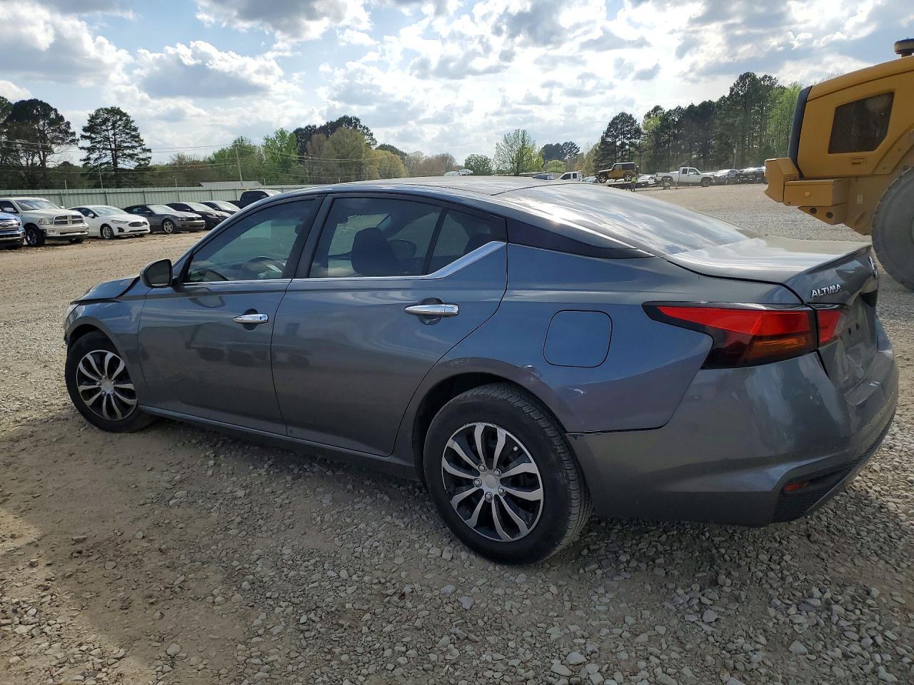 2020 Niss Altima S - Фото 2
