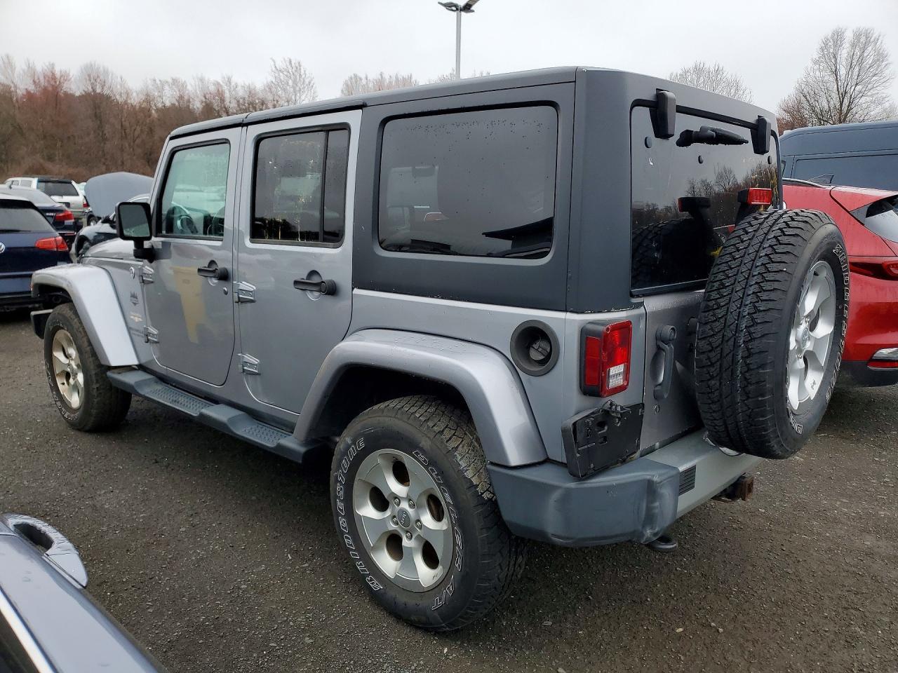 2013 Jeep Wrangler Unlimited Sahara - Image 2
