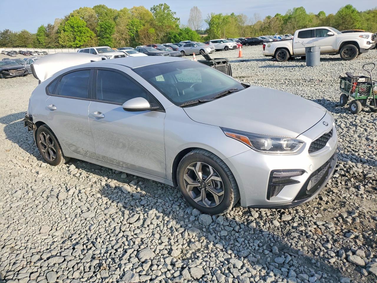 2019 Kia Forte Lxs - Image 4