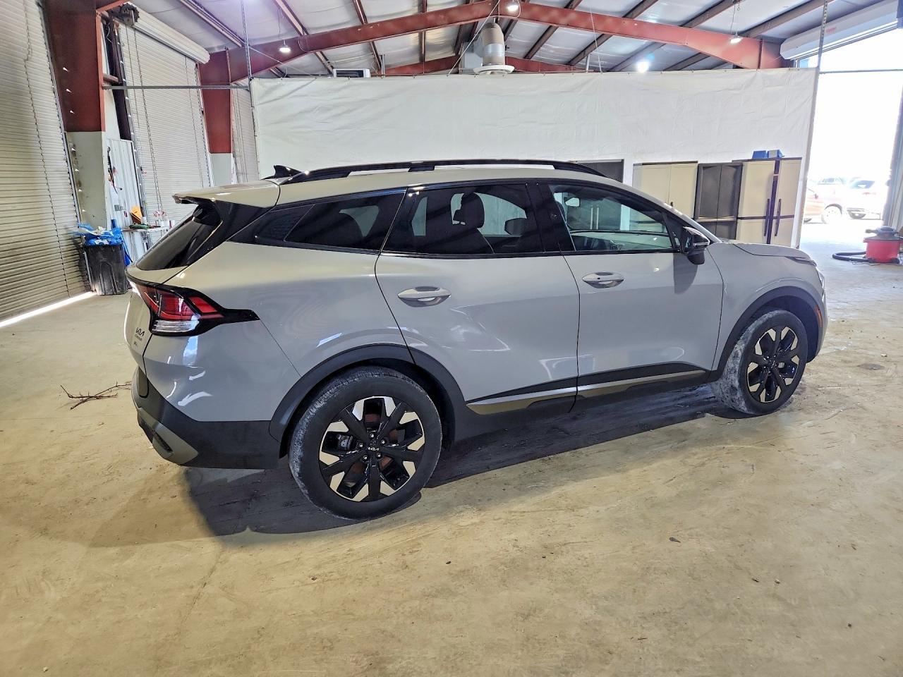 2023 Kia Sportage X-Line - Image 3