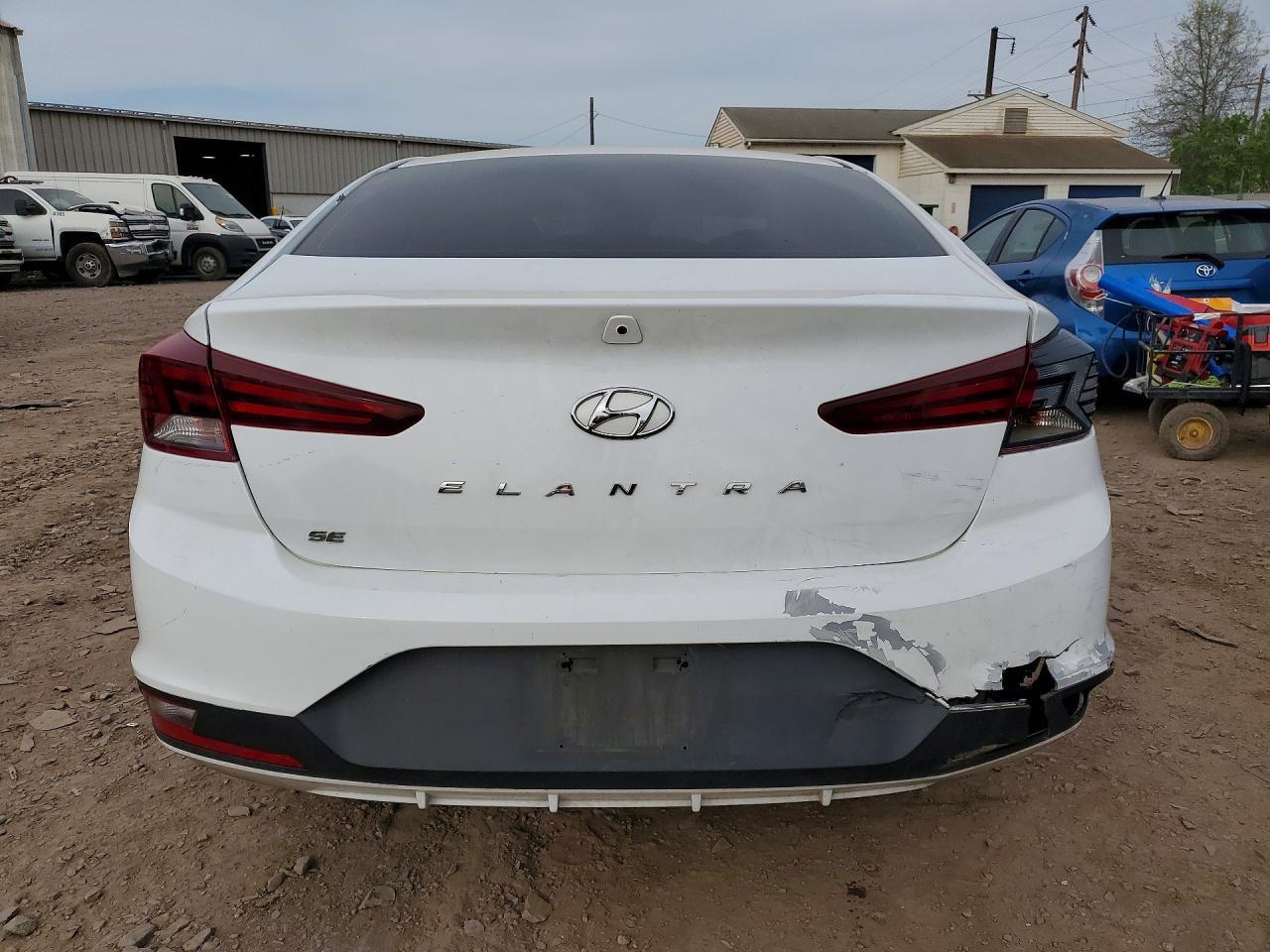 2019 Hyundai Elantra Se - Фото 6