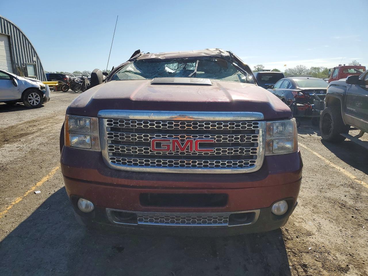 2013 GMC Sierra K2500 Denali - Image 5