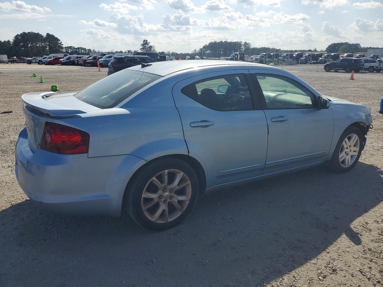 2013 Dodge Avenger R - Фото 3