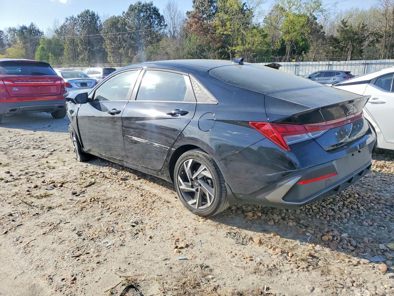 2025 Hyundai Elantra Hybrid Sel Sport - Image 2