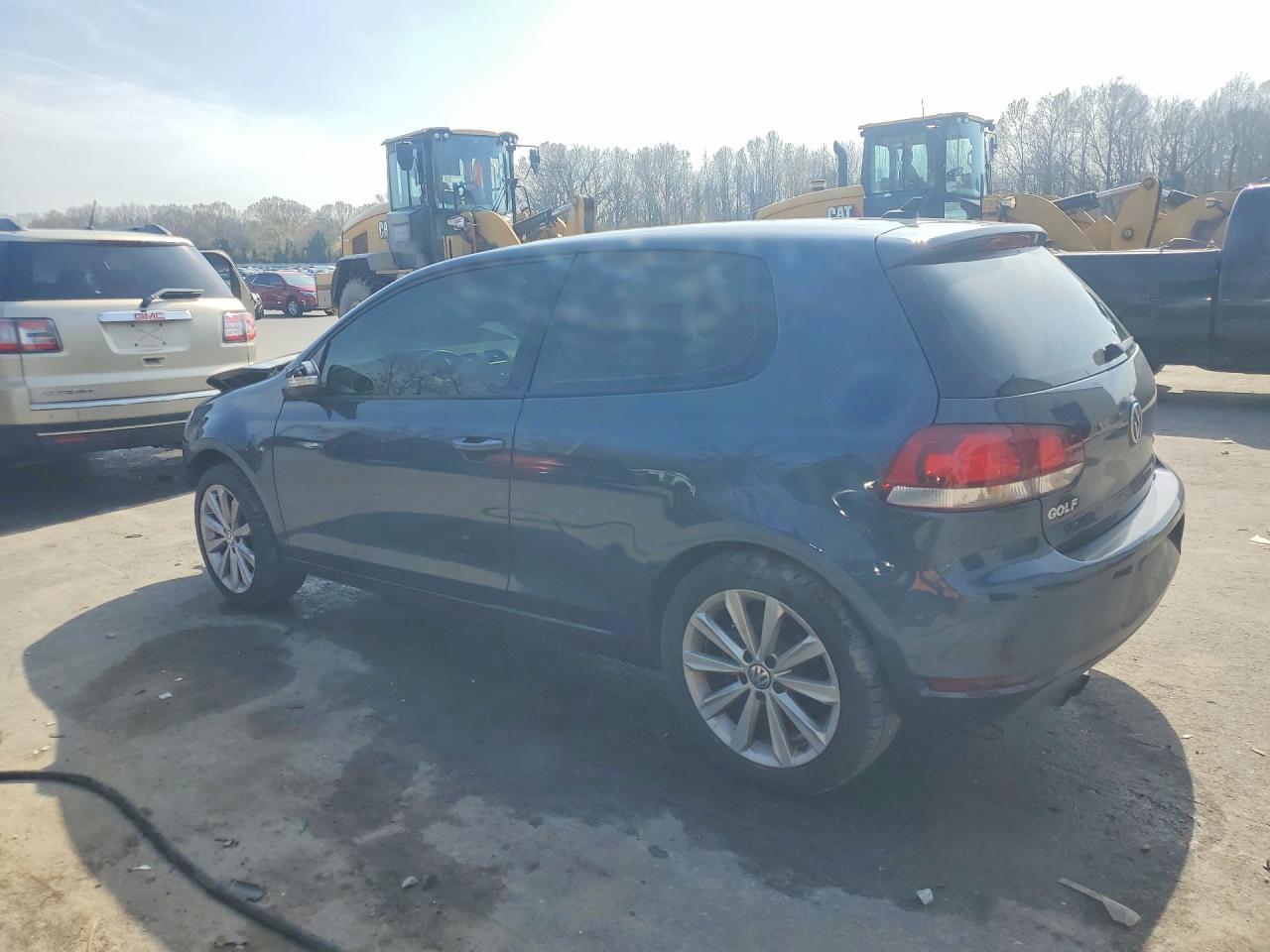 2012 Volkswagen Golf - Image 2