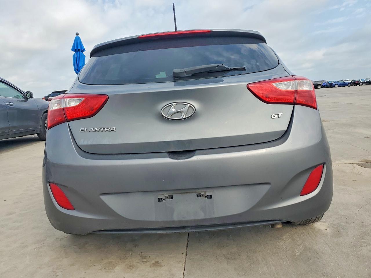 2016 Hyundai Elantra Gt Base - Image 6