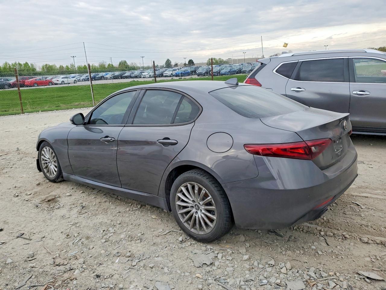 2022 Alfa Romeo Giulia - Фото 2