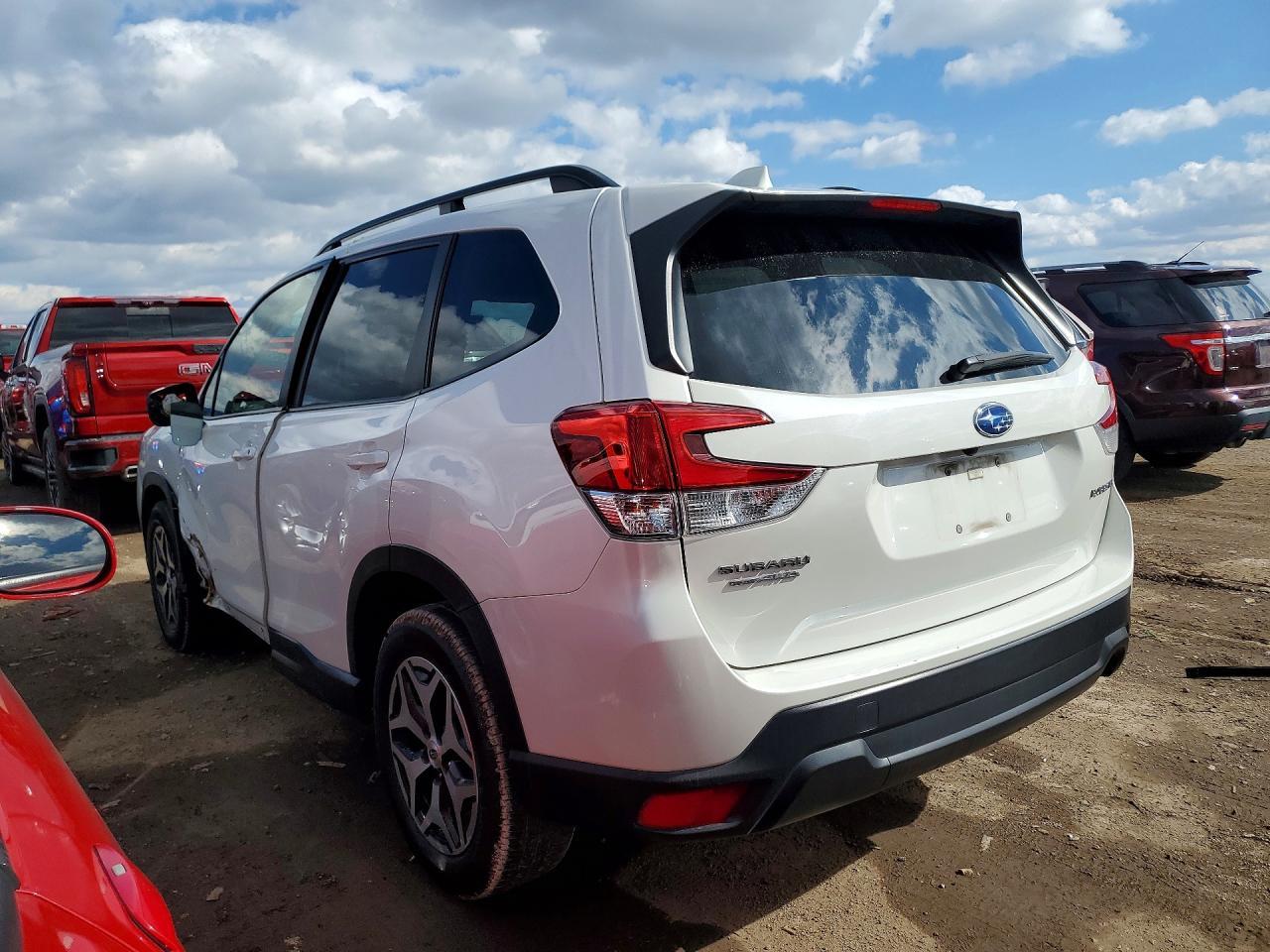 2019 Subaru Forester Premium - Фото 2