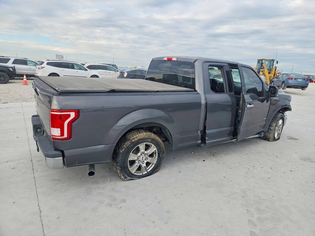 2015 Ford F150 Super Cab - Image 3