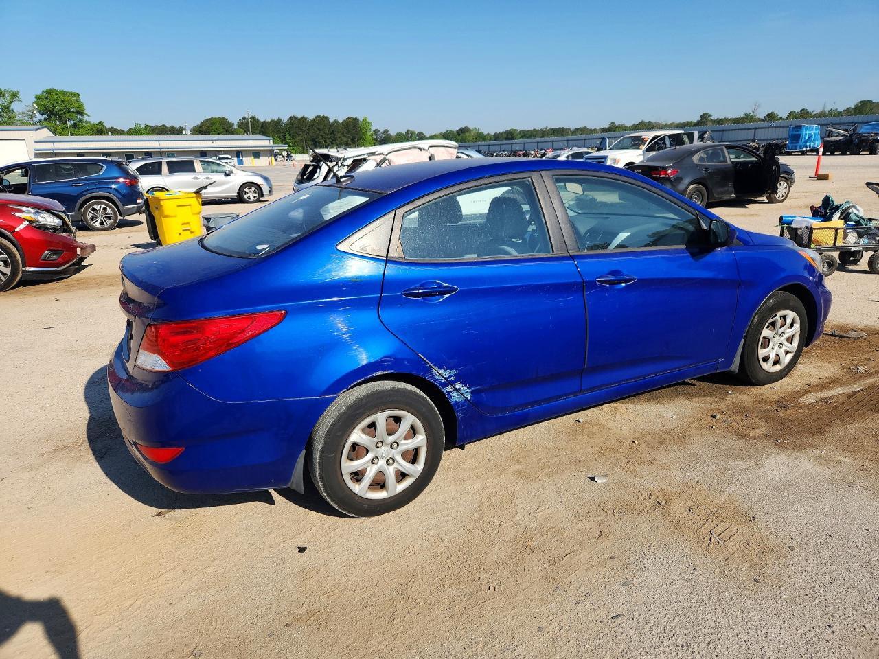 2012 Hyundai Accent Gls - Image 3
