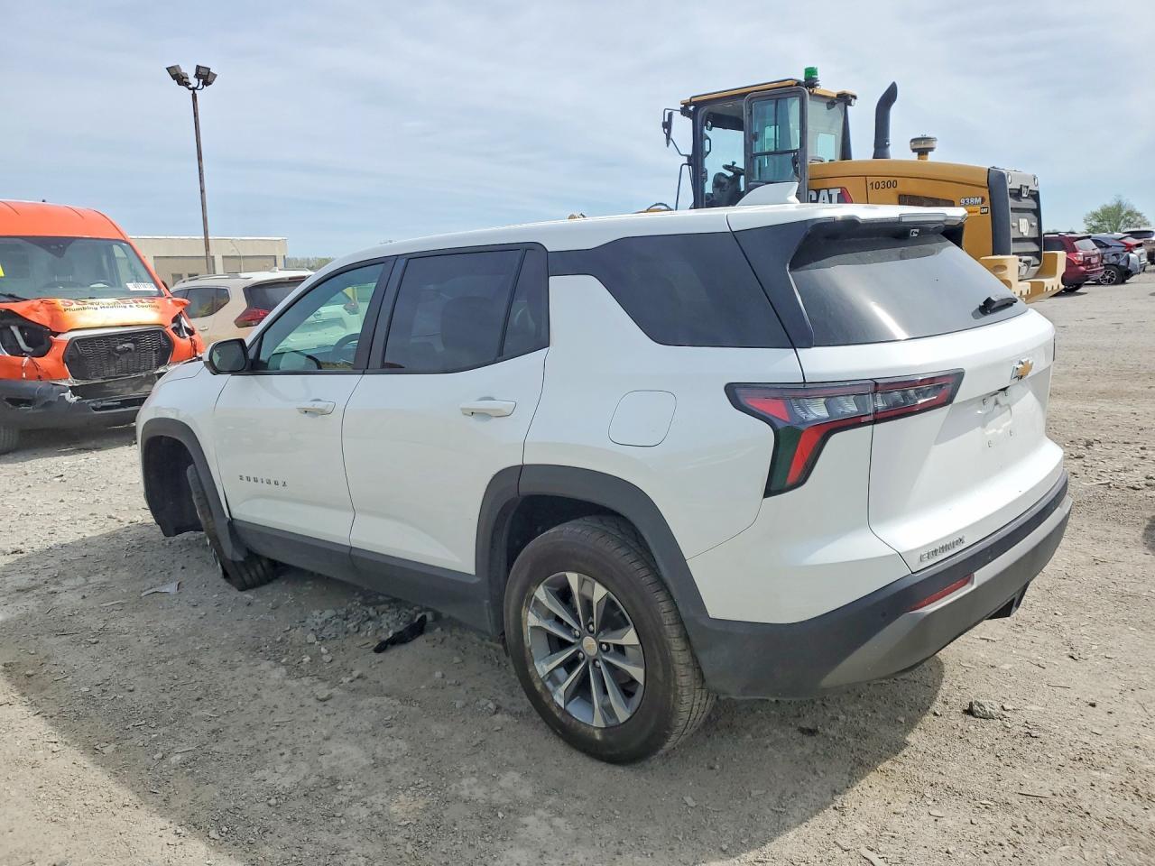 2025 Chevrolet Equinox Lt - Image 2
