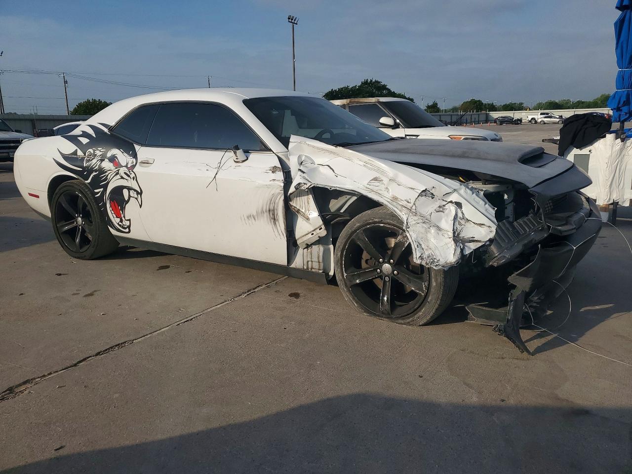 2016 Dodge Challenger R - Image 4