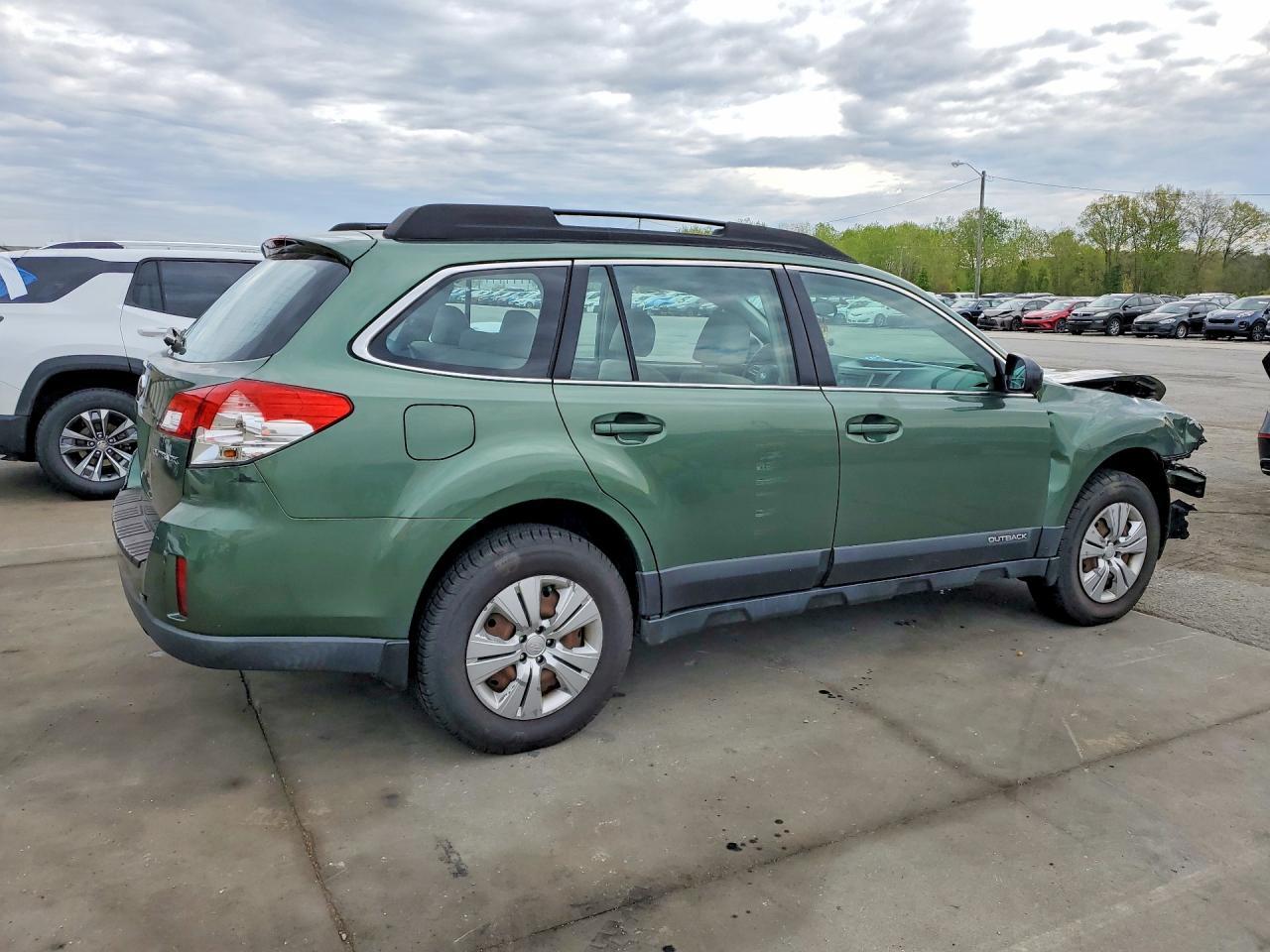 2013 Subaru Outback 2.5I - Image 3