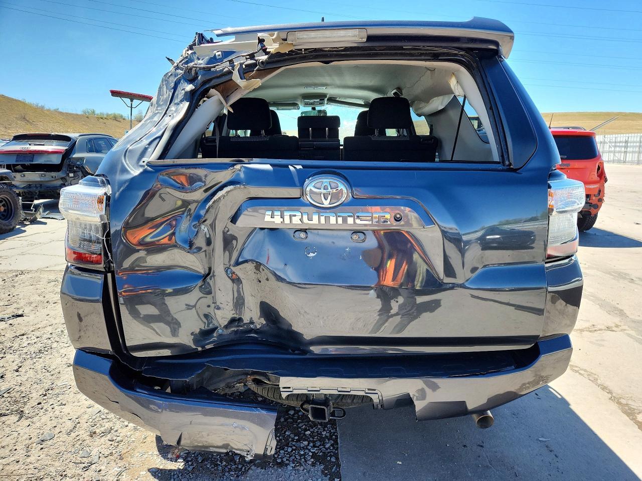 2018 Toyota 4Runner Sr5 - Image 6