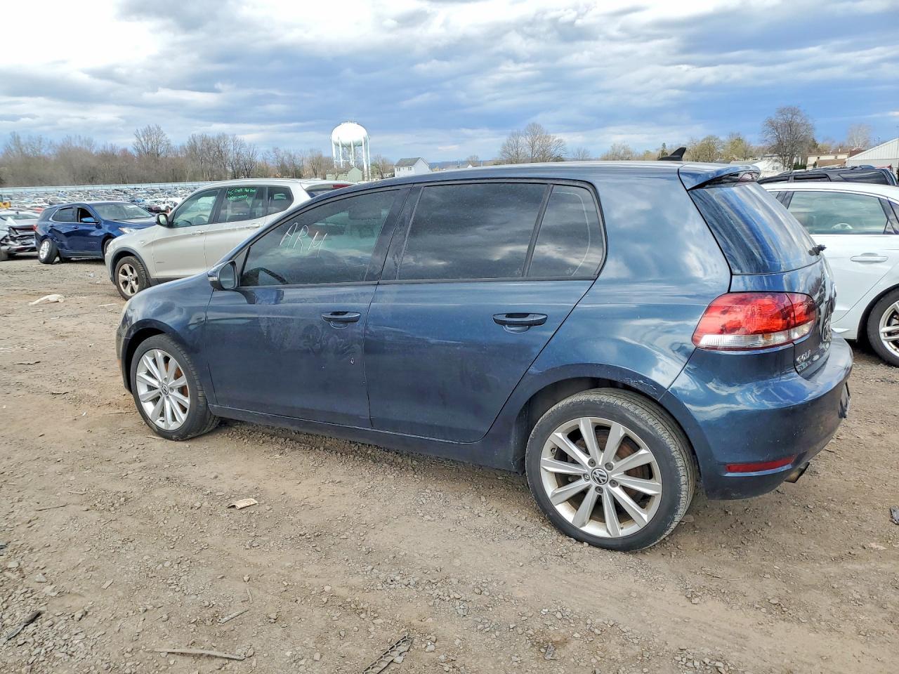 2012 Volkswagen Golf - Image 2