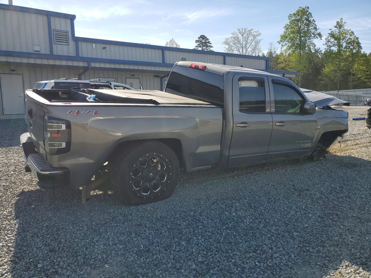 2017 Chevrolet Silverado K1500 Lt - Image 3
