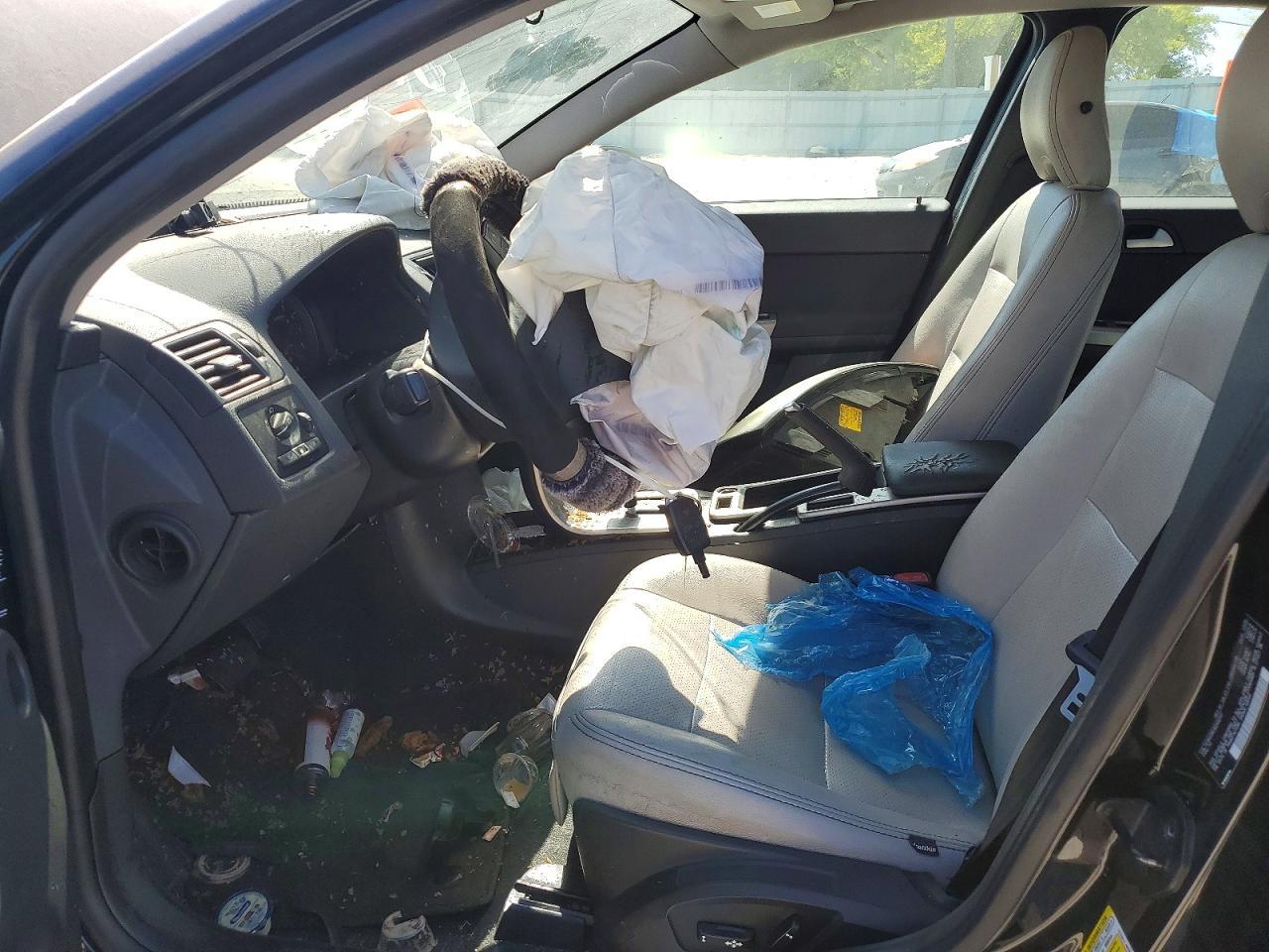 2009 Volvo S40 2.4I - Фото 7