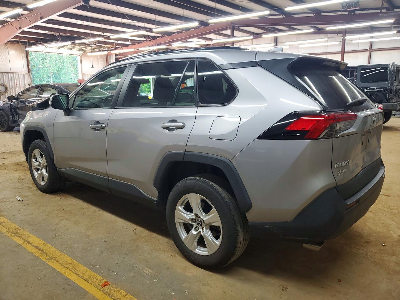 2021 Toyota Rav4 Xle - Фото 2