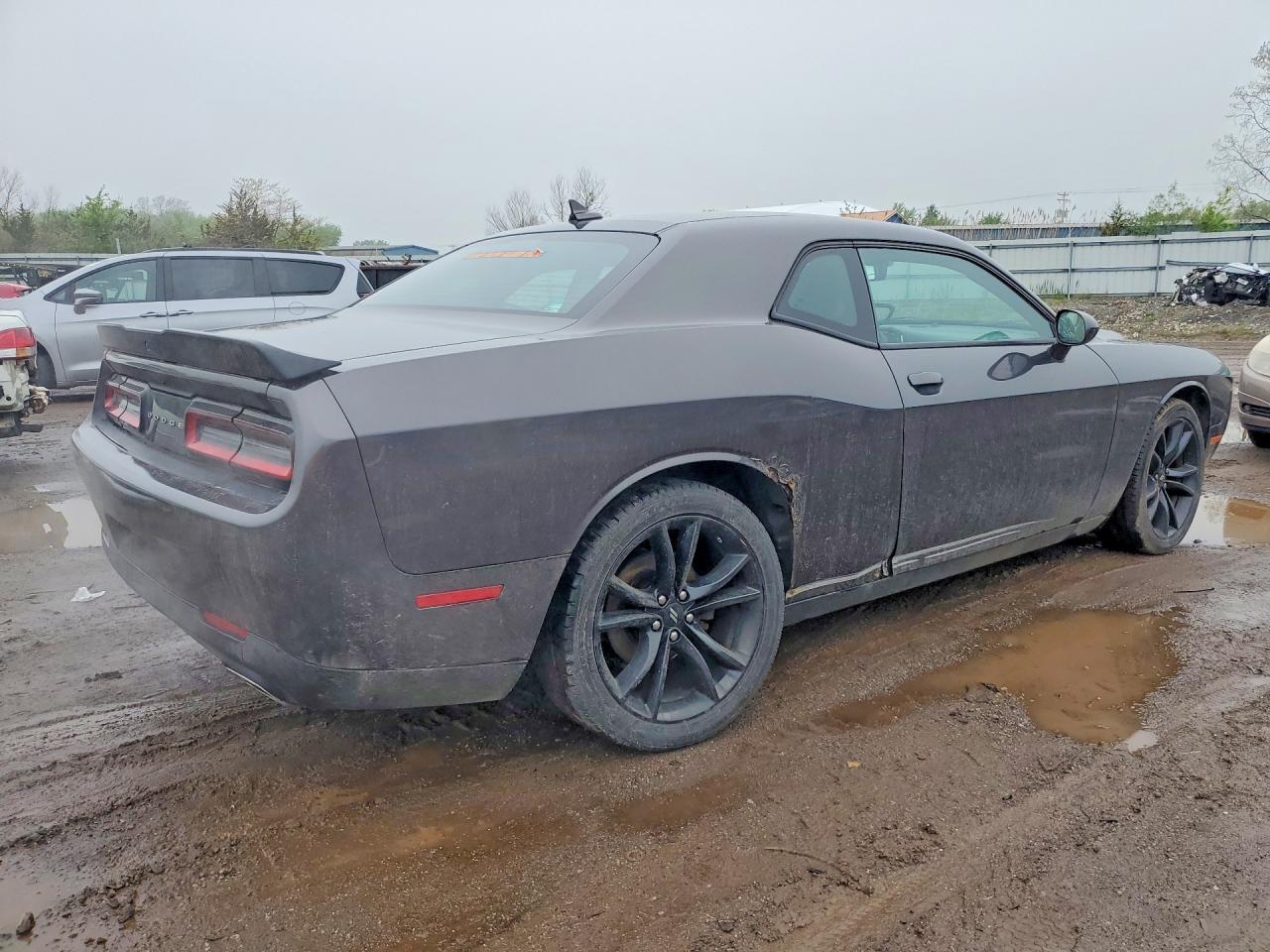 2017 Dodge Challenger Sxt - Image 3