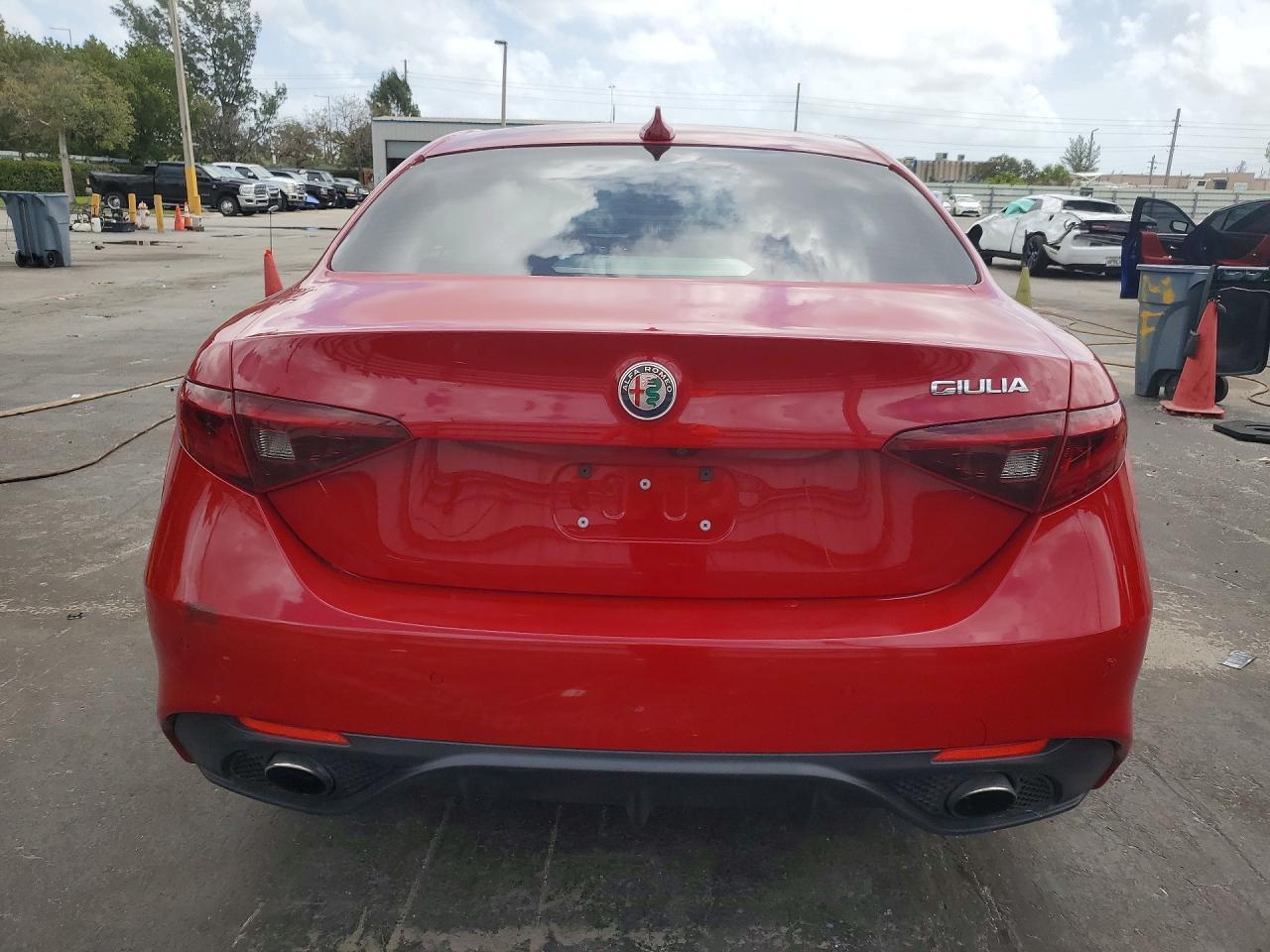 2019 Alfa Romeo Giulia - Фото 6