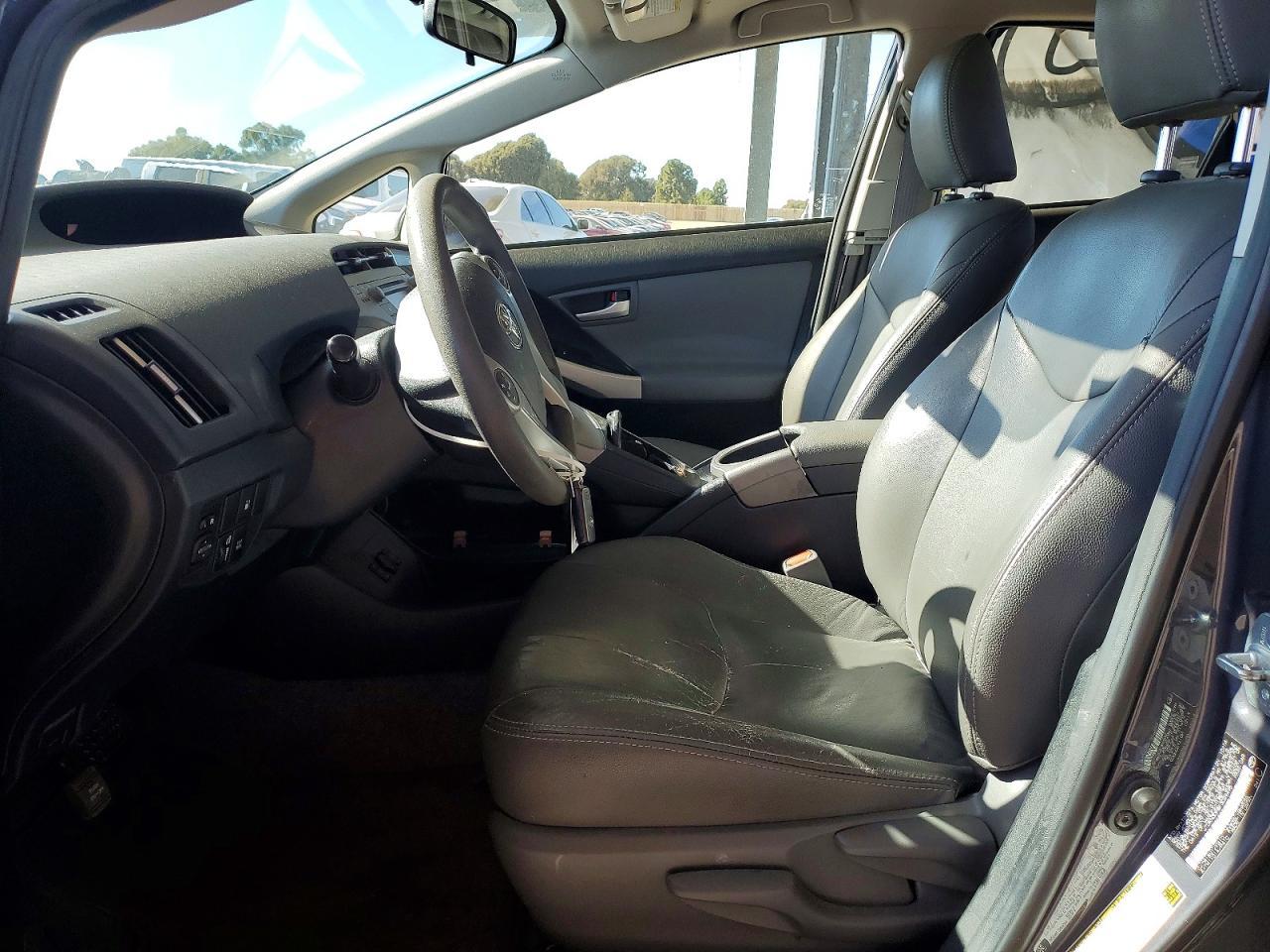 2015 Toyota Prius Plug-In Hybrid Base - Image 7