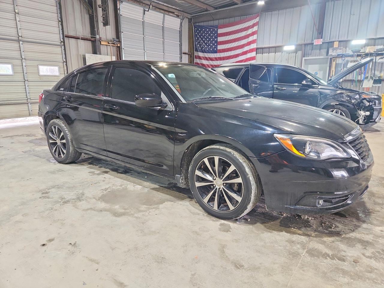 2012 Chrysler 200 S - Фото 4