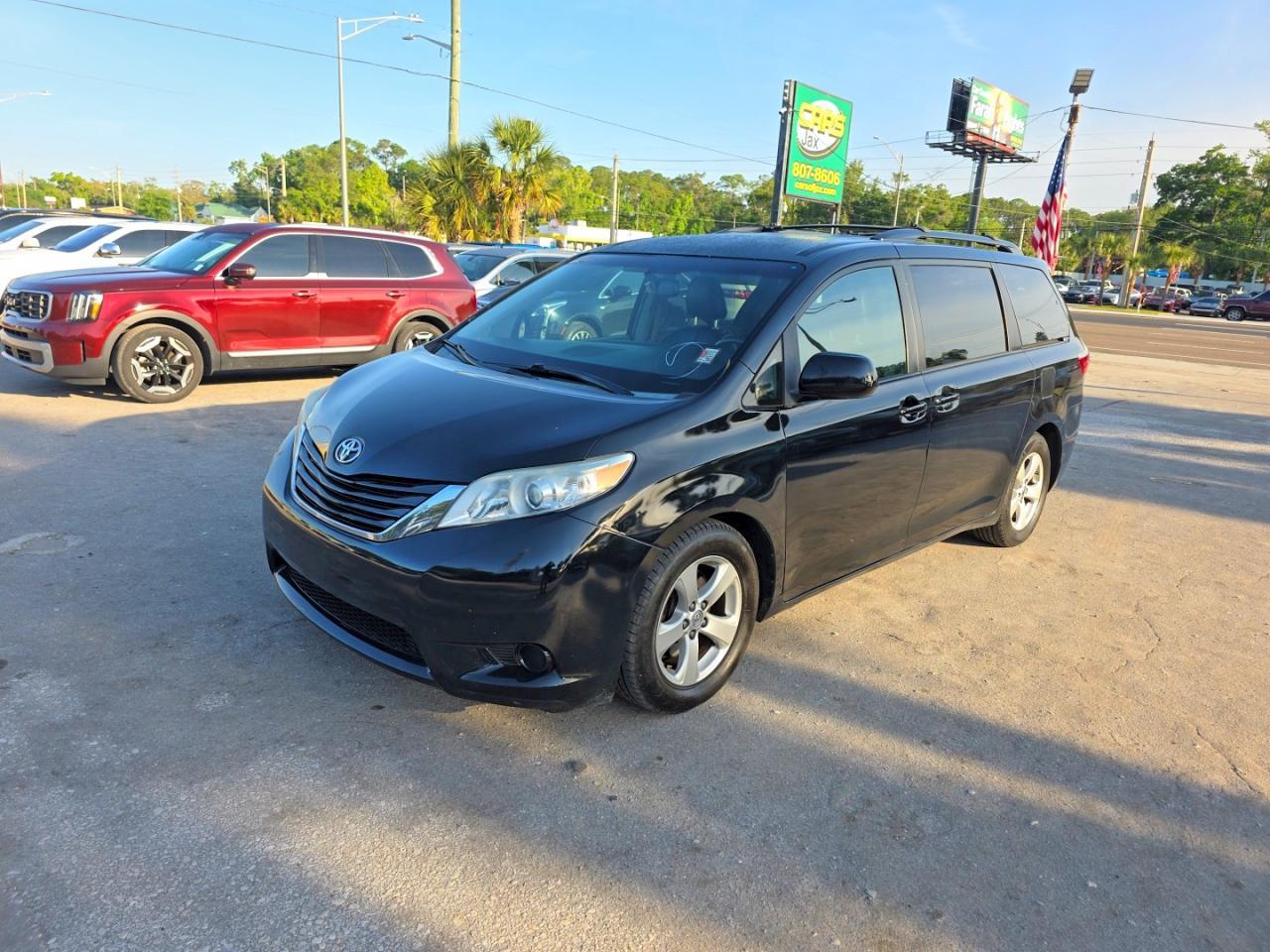 2015 Toyota Sienna Le - Фото 2