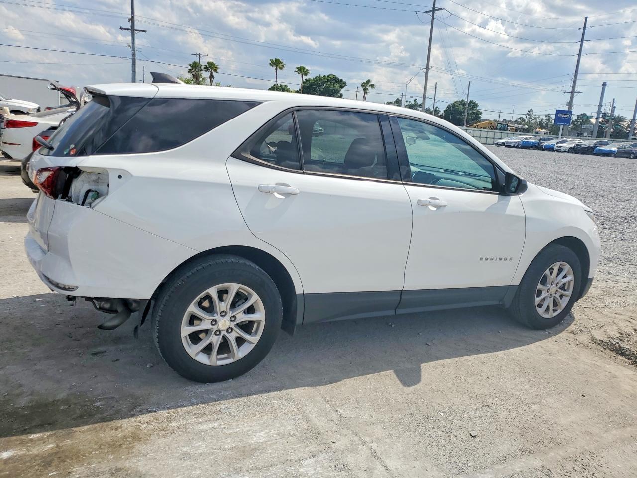 2019 Chevrolet Equinox Ls - Фото 3