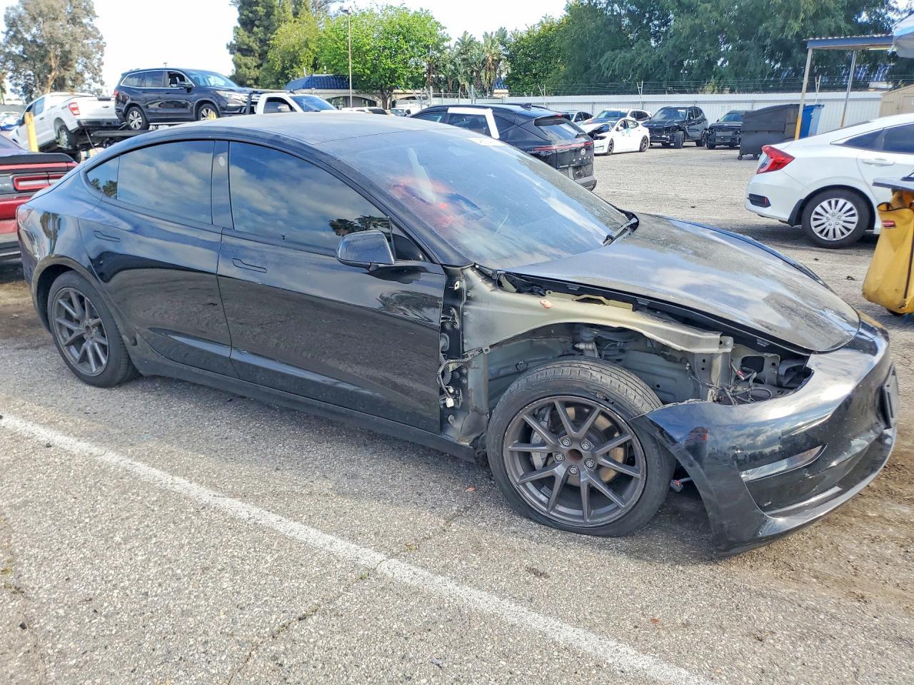 2022 Tesla Model 3 - Фото 4