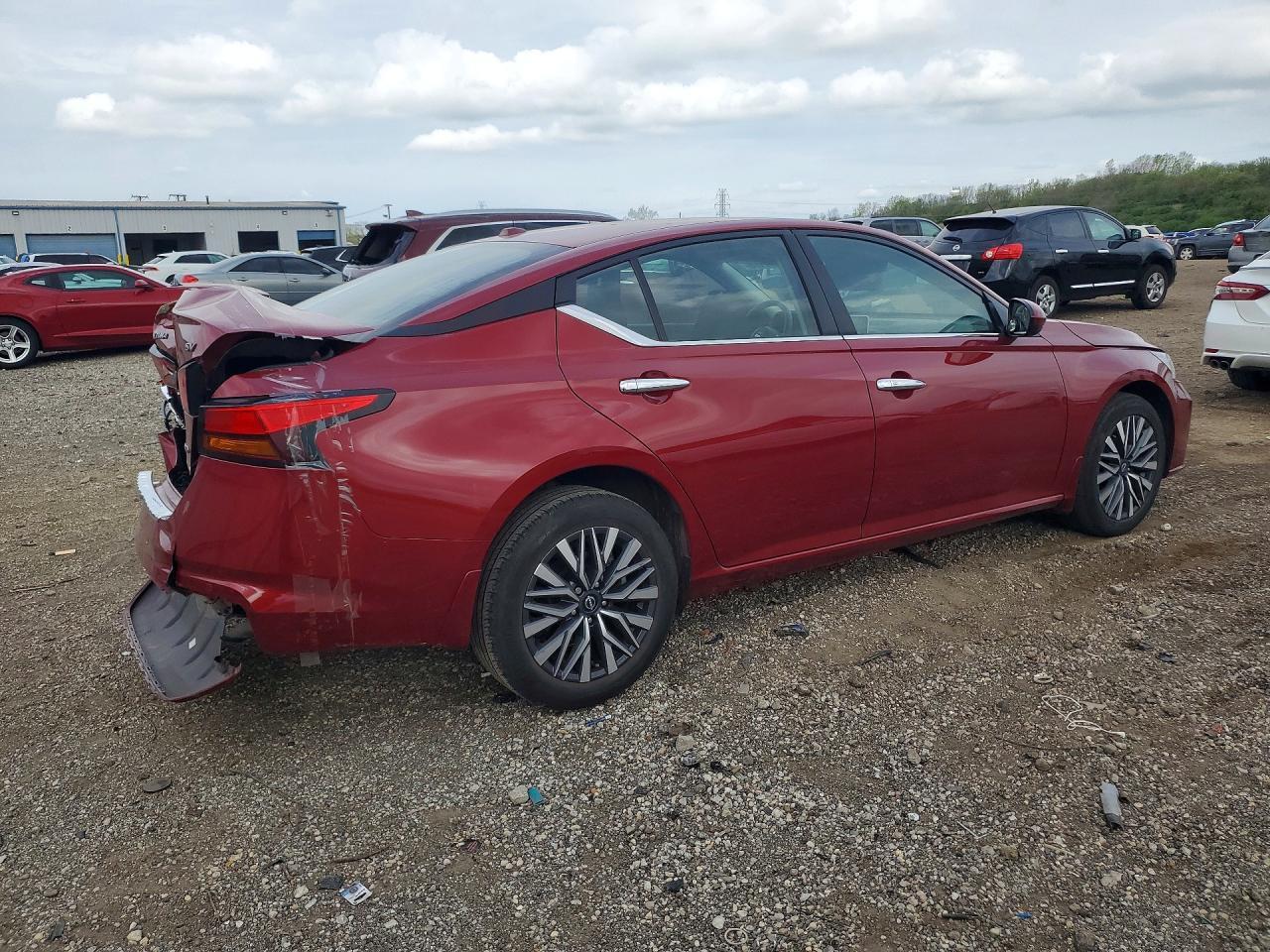 2023 Nissan Altima Sv - Фото 3